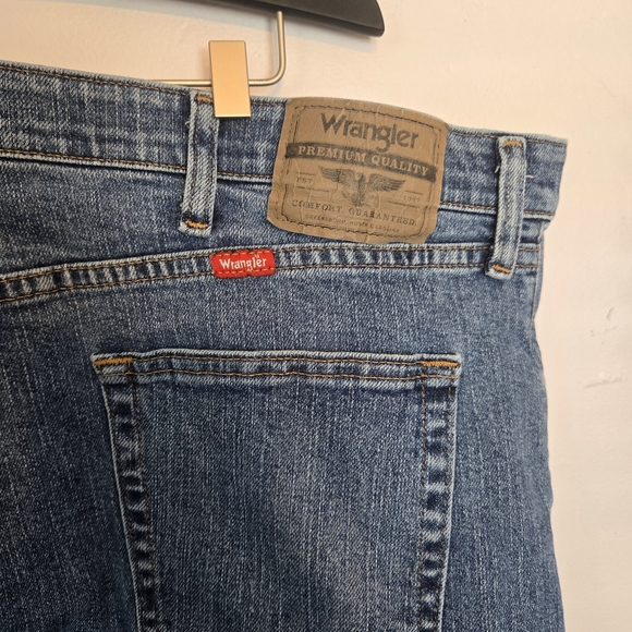 Wrangler Classic Men's Relaxed Jeans 46×30 Flex Waist - Picture 3 of 6